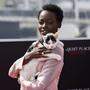 Lupita Nyongo mit Film-Katze Schnitzel beim Photocall zum Kinofilm „A Quiet Place: Tag Eins“