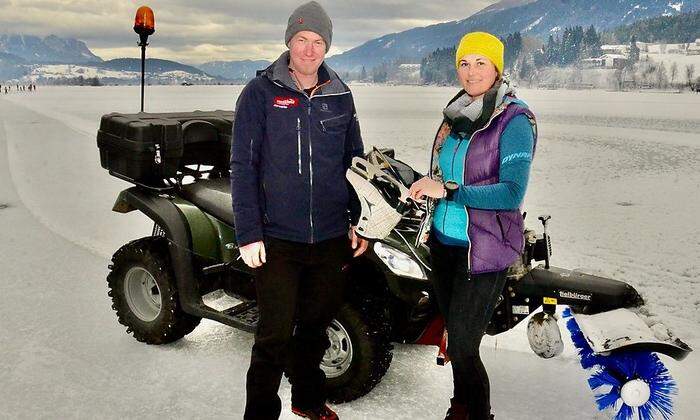 Eismeister Stefan Warmuth mit Eisläuferin Yvonne Groinig