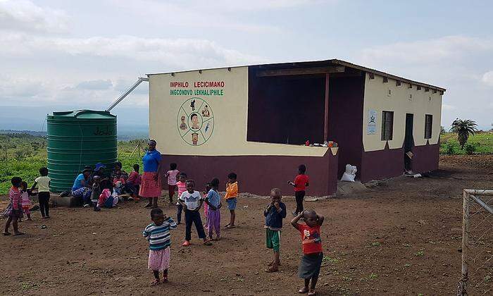 Mit den Spendengeldern werden Dorfzentren wie dieses errichtet