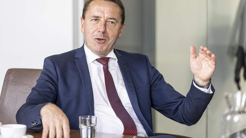 Erwin Angerer (FPÖ) bedauerte mögliche Kränkungen und attackierte Landeshauptmann Peter Kaiser (SPÖ)