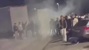 Rauch und Reifenspuren auf vielen Parkplätzen im Kärntner Zentralraum