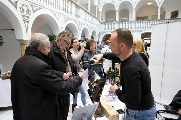 Über 40 Winzer, Produzenten und Unternehmer aus Kroatien, Slowenien, Italien und Österreich hatten ihre edelsten Tropfen mit im Gepäck. 