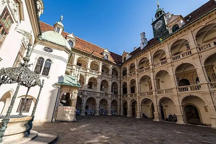Der wohl prunkvollste Innenhof ist jener im Grazer Landhaus zwischen Herrengasse und Schmiedgasse...