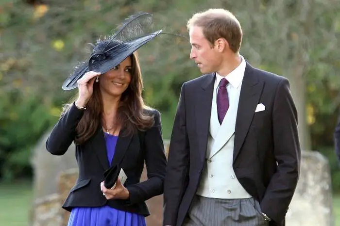 Während des Studiums in St. Andrews lernte sie im Herbst 2001 den fünf Monate jüngeren Prinz William kennen und lieben