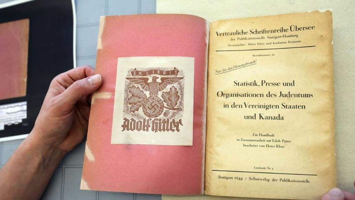 Deutsches &quot;Handbuch&quot; aus Hitlers Besitz