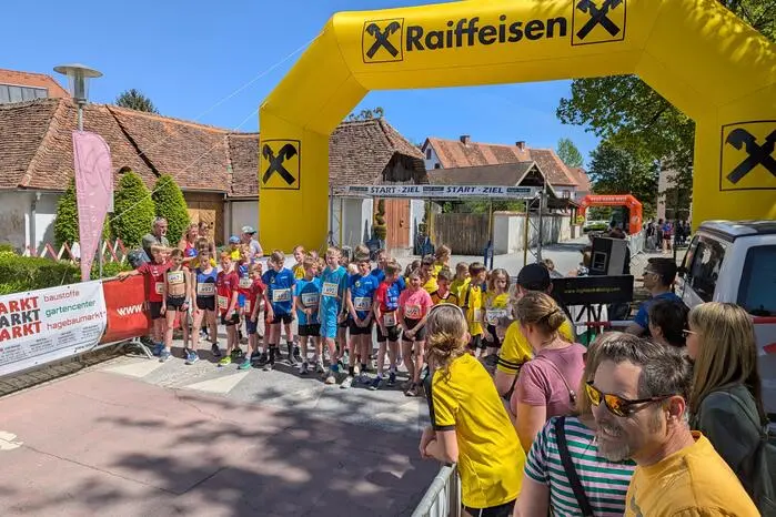 Den Sieg bei den Herren konnte sich Markus Bretterklieber vom Running Team Lannach mit knapp einer Minute Vorsprung auf den zweitplatzierten Geieregger Felix vom Lauf Club run2gether sichern. 