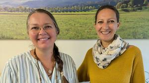 Elke Whisounig (links) und Sabine Putzgruber (rechts) kooperieren zusammen und setzen gemeinsam Projekte um