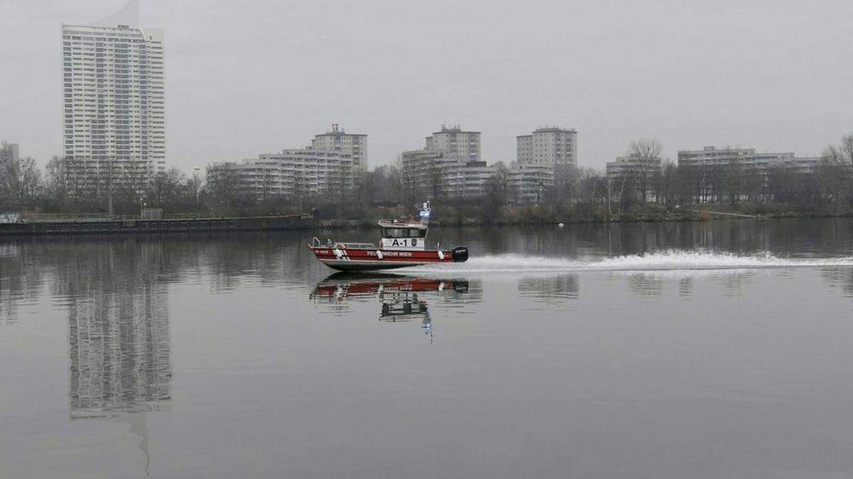 30 Kilometer langer Ölteppich auf der Donau