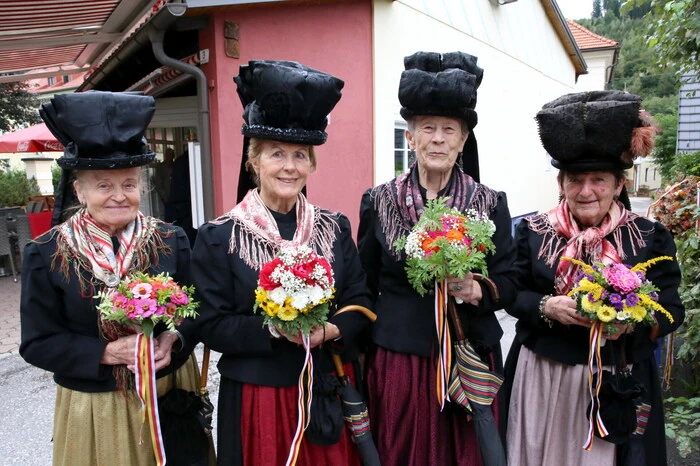 Bestens organisiert wurden die Jubiläumshochzeiten vom Tourismusverein Gurk/Pisweg in Zusammenarbeit mit der Stiftspfarre, der Marktgemeinde Gurk sowie den örtlichen Vereinen und der Gastronomie. 