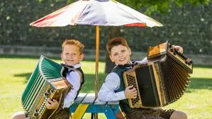Lukas Deutschmann (8) und Alexander Pachatz (10)