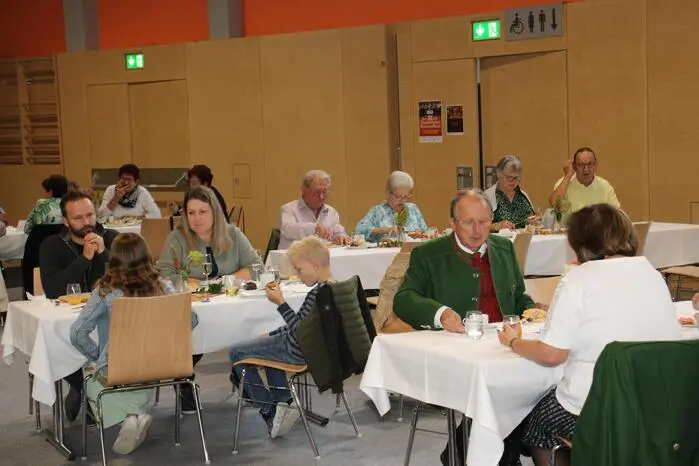 Unter den Frühstücksgästen waren Vizebürgermeisterin Monique Fitzko, Bürgermeister a. D. Engelbert Huber, ÖKB-Obmann Walter Hojas und Werner Jost von der WKO-Regionalstelle Voitsberg.