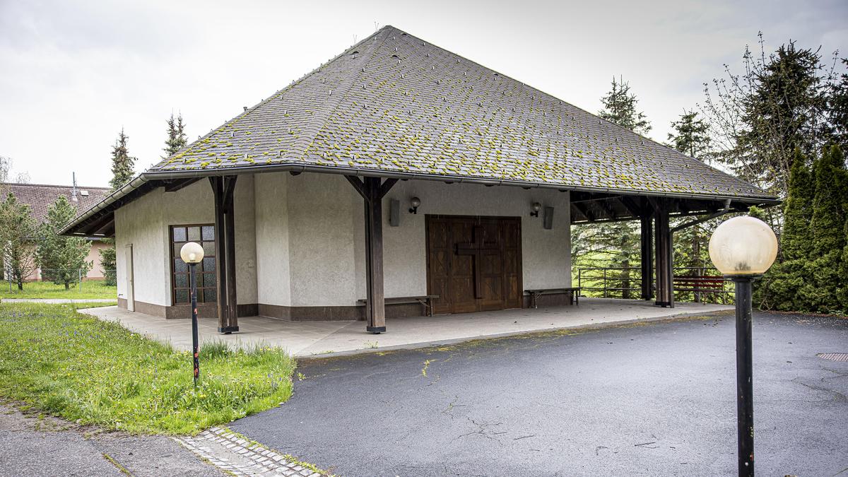 Hier, bei der Aufbahrungshalle in der Ortschaft Edling in der Gemeinde Eberndorf, kam es zu der Gewalttat