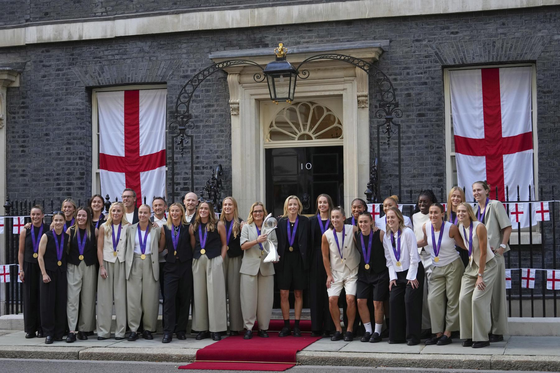 Women‘s Euro: Englands Europameisterinnen in London empfangen