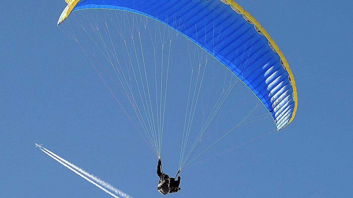 Der Paragleiter geriet ins Trudeln (Symbolfoto)