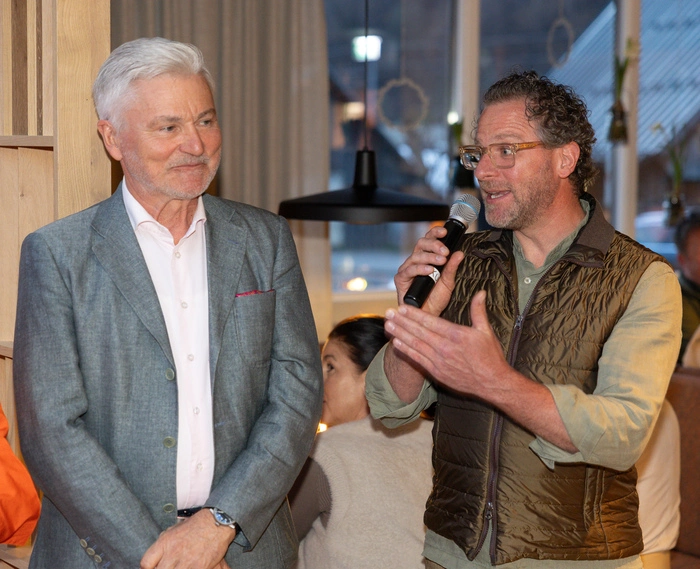 Waren repräsentativ für die STK-Winzer vor Ort: Erich Polz und Wolfgang Maitz schenkten die Weine ihrer Kollegen aus.