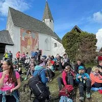Die Pilger haben das Ziel auf dem Lorenziberg erreicht 