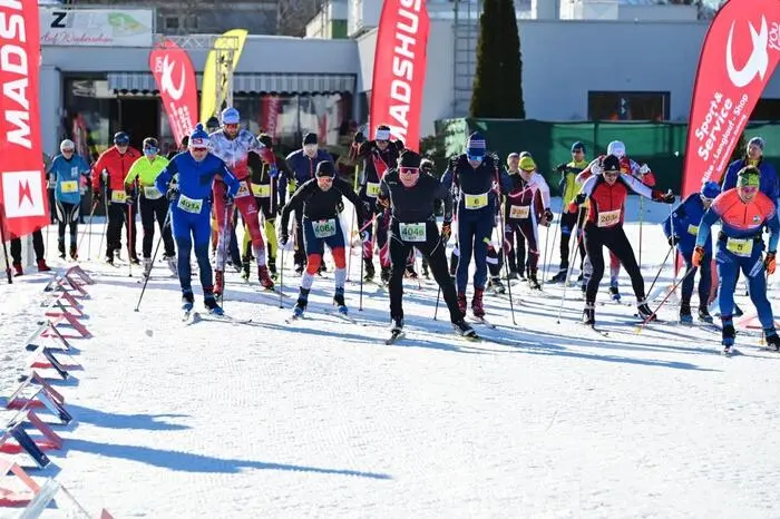 Nach vier Stunden kam bei den Einzelstartern Alexander Kanzian mit 64 Runden und 89,6 gelaufenen Kilometern als erster ins Ziel. Den zweiten Platz belegte Erich Hochfelner vor Heimo Wedenhin.