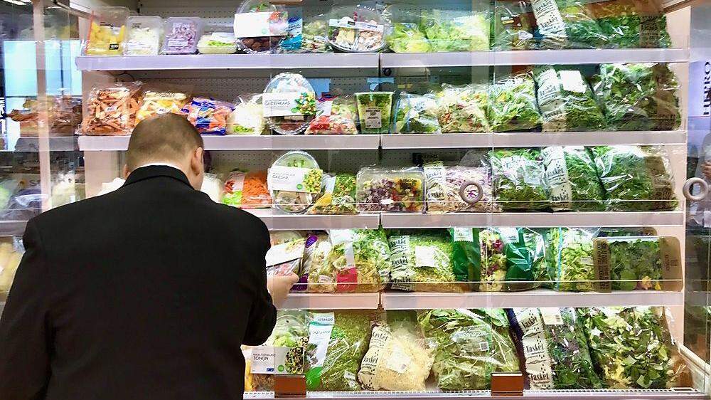 Im Regal im Trend: Abgepackte, essfertige Salate