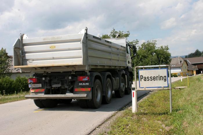 Seit Jahren beklagen die Anrainer durch bereits bestehende Abbauflächen starken Lkw-Verkehr