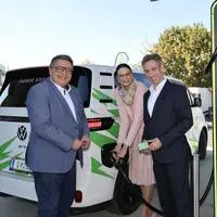 Martin Graf, Vorstand der Energie Steiermark, Bürgermeisterin Nicole Sunitsch und Werner Ressi, ebenfalls Vorstand der Energie Steiermark