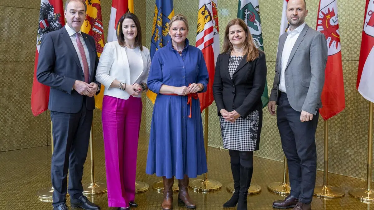 Landesräte aus dem Burgenland, Leo Schneemann, Tirol, Astrid Mair, Niederösterreich, Susanne Rosenkranz, Doris Kampus (Steiermark) und Vorarlberg, Marco Tittler