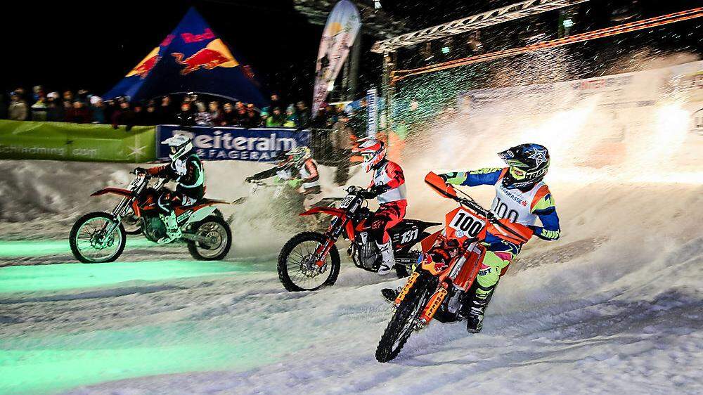 Mit hochklassigen Rennen und einer spektakulären Show für die Zuschauer machte sich das Snow Speed Hill österreichweit einen Namen 