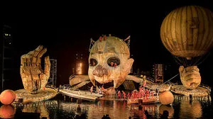 Das Zentrum der Aufführung: der Clownskopf