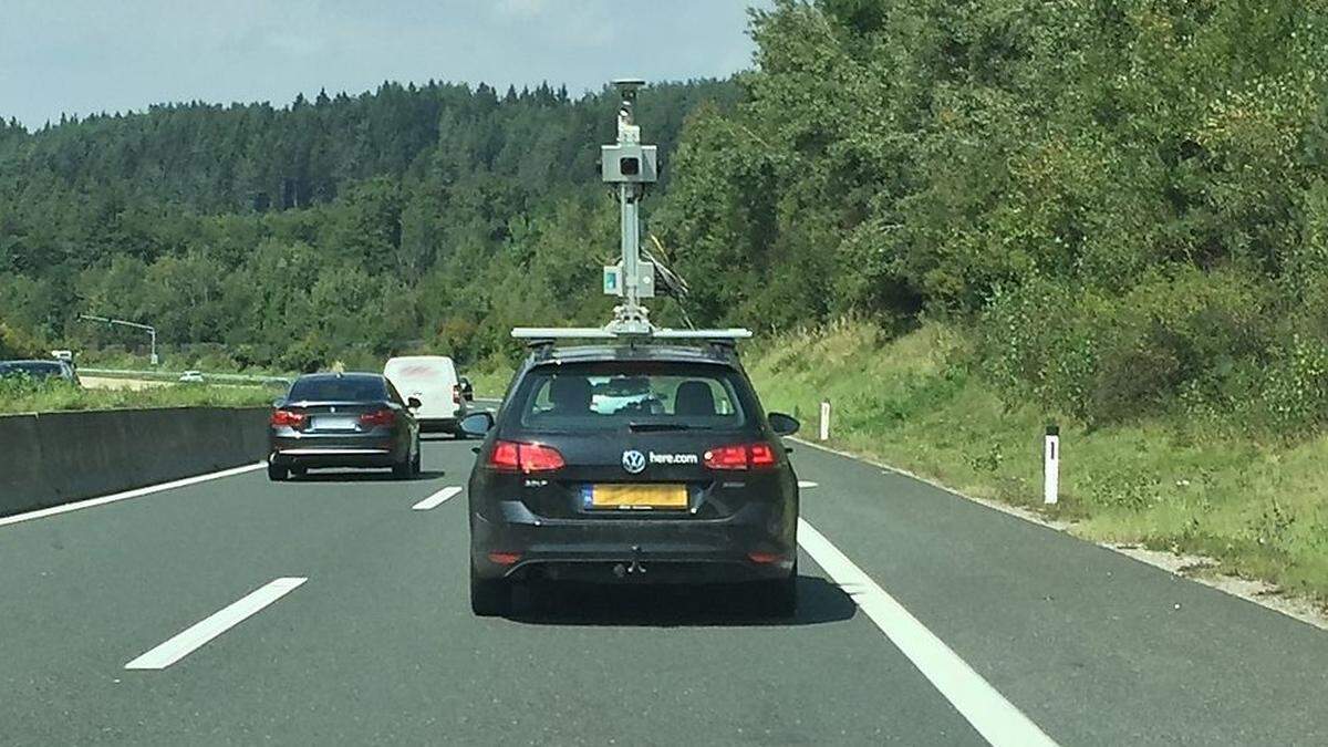 Das Kameraauto auf der Südautobahn, fotografiert von einem „Kleine“-Leser Ende August 