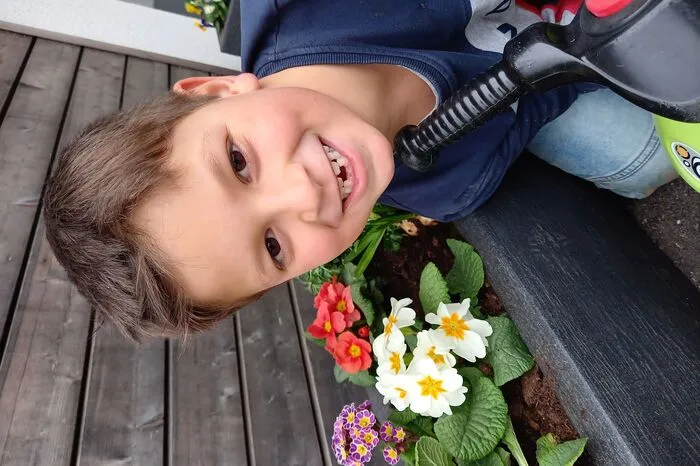 Der 7-Jährige freut sich schon riesig auf Ostern und ganz besonders aufs Osternest suchen.