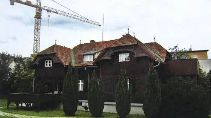 Die Initiative unverwechselbares Graz dokmentierte in einem Band 2016 exakt 100 zerstörte Häuser in Graz. Eines davon: Die Villa Holzmann von 1917 in der Brucknerstraße. Sie musste 2015 Platz machen ...