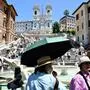 Touristen in Rom bei der Spanischen Treppe: Seit Tagen hat es über 30 Grad Celsius in der Stadt