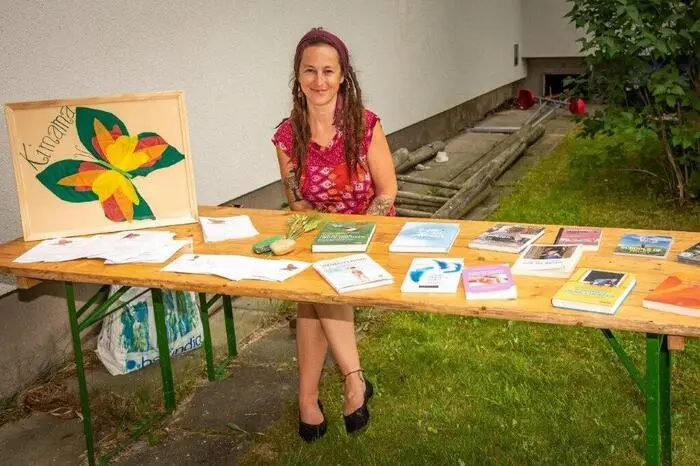 Am Infostand von KIMAMA - Daniela Rappitsch - konnte man sich zum Thema Freilernen informieren.