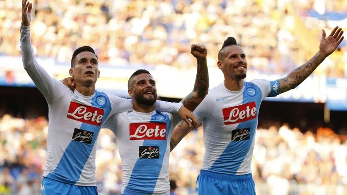 der Liste der KPMG, die jährlich veröffentlicht wird, geht an den SSC Napoli. Die Süditaliener waren in den vergangenen Saisonen erfolgreich und in der Champions League. Markenwert: 409 Millionen Euro 