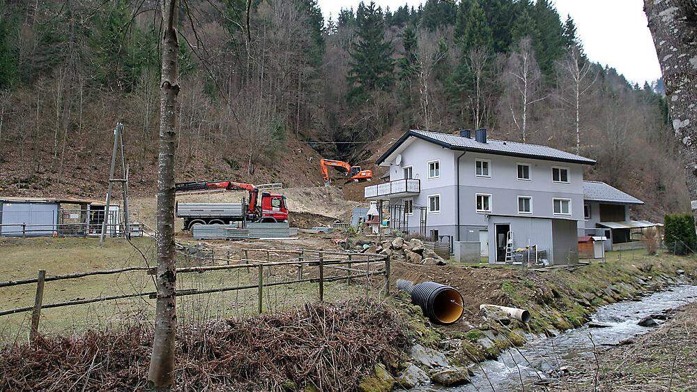 Bis Ende Mai sollen die Hochwasserschutzbauten im Stiftergraben fertiggestellt sein