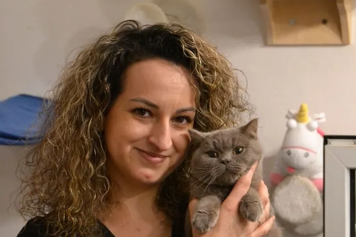 Bettina Bernadowitsch kümmert sich in Söding-St. Johann um Katzen mit Behinderung.