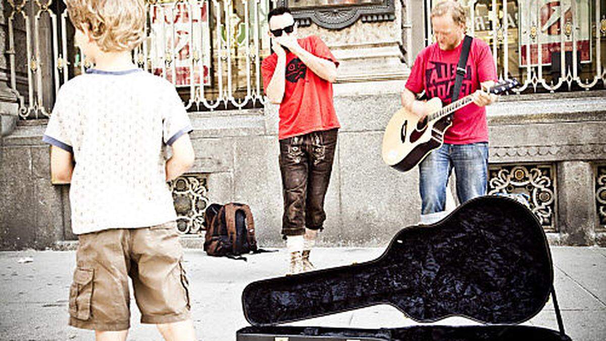 Für &quot;Steirer helfen Steirern&quot; greifen Musiker zu ihren Instrumenten.