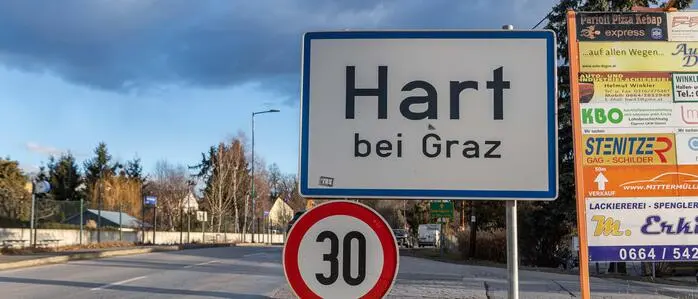 Hart bei Graz blieb als Gemeinde erhalten. Der Ort wurde im Rahmen der Gemeindestrukturreform nicht mit anderen Gemeinden fusioniert.