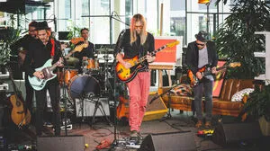 Rote Augen beim Kleine Zeitung Online-Festival