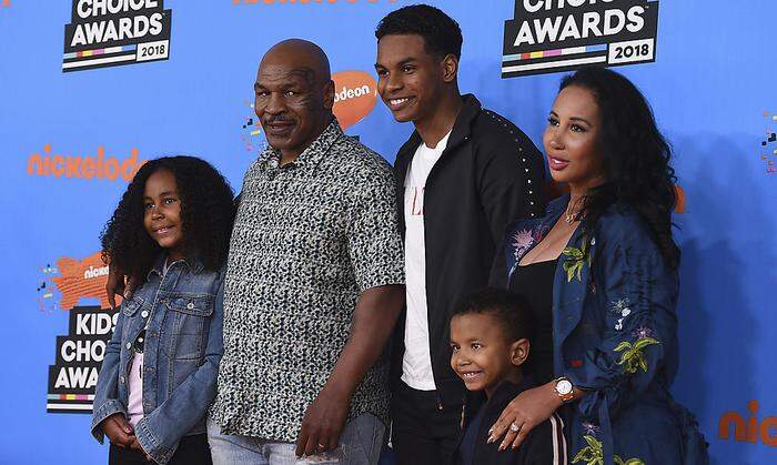 Mike Tyson mit Ehefrau Lakiha Spicer und den Kindern Milan Tyson, Miguel Leon Tyson, Morocco Tyson