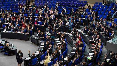 Der deutsche Bundestag während der Abstimmung in Berlin