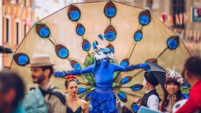 Die Villacher Innenstadt war die Bühne für das farbenfrohe Straßenkunstfestival