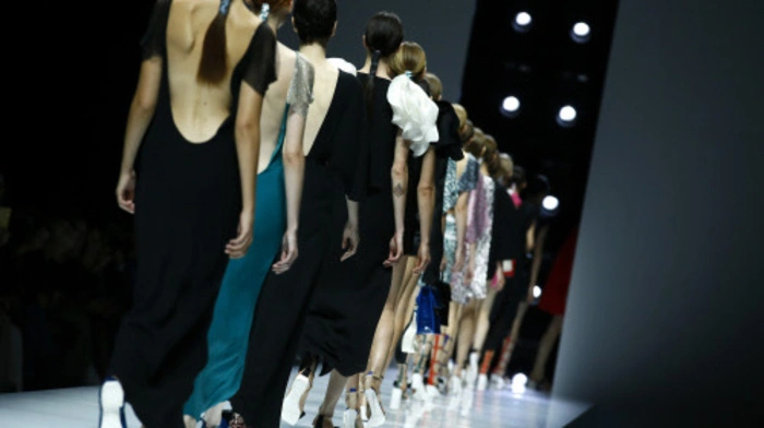 Schlichte, elegante Outfits bei Lanvin.