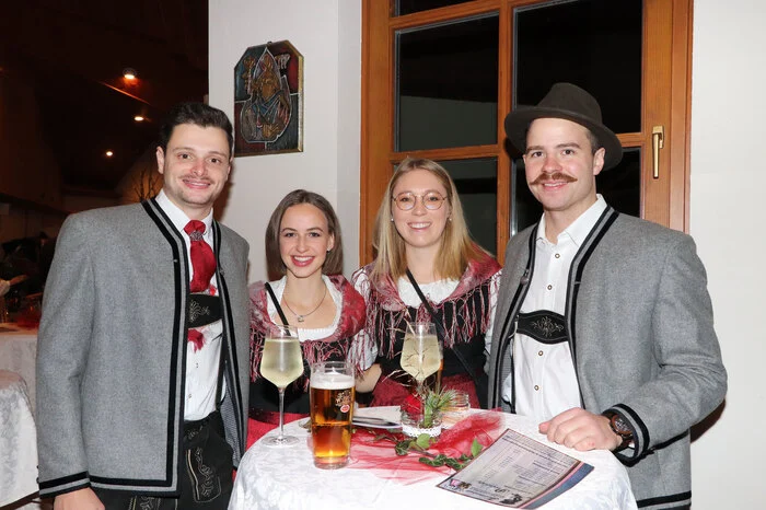 Bitte klicken Sie sich durch die Fotos.