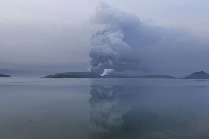 Die Wolke aus dem Vulkan reichte bis zu 15 Kilometer in die Höhe.