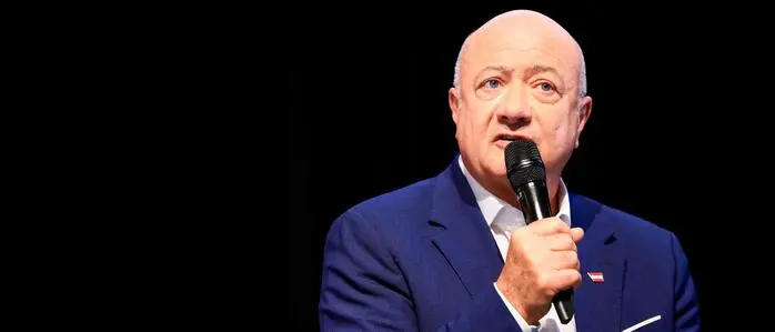 Redete sich beim Bürgergespräch in die Bredouille: Kanzler Stocker, ÖVP