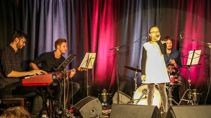Celine begeisterte mit dem Lied "Girl on fire".