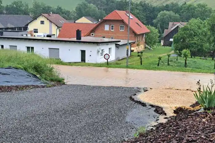 Hier kämpfte man mit den Folgen des Unwetters.