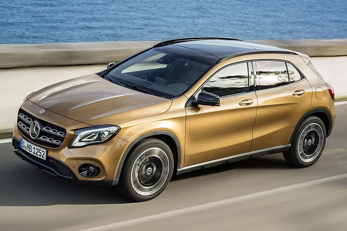 Aber das heißt nicht, dass die Palette damit vollständig ist: Neu im Motorenprogramm ist nämlich der GLA 220 4Matic mit einer Leistung von 184 PS.