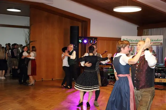 Auch Bezirksjägermeister Josef Kleinhappl und der Geschäftsführer des Landrings Weiz Georg Rockenbauer mischten sich unter die Gäste.