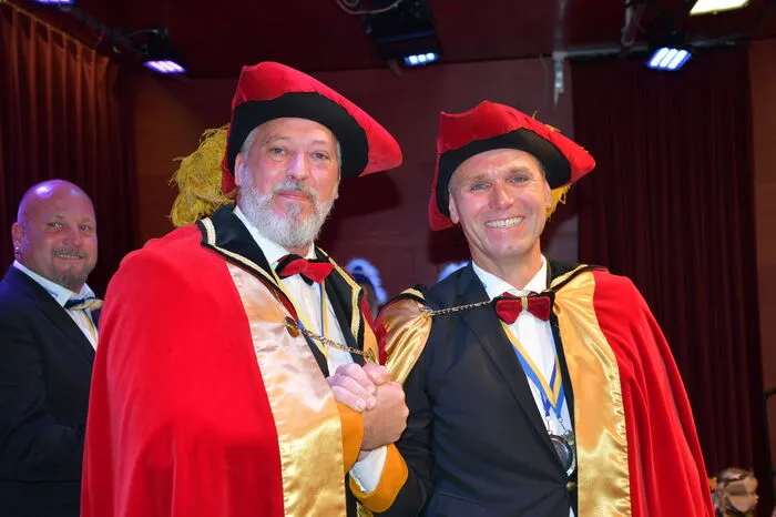 Markus Ferdinandi wurde von Vizekanzler Charly Ganauser als neuer Außenminister angelobt